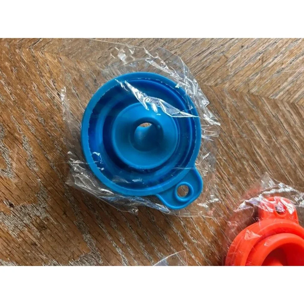 Set of 3 mini collapsible silicone funnels
